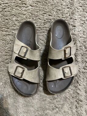 Vintage Birkenstock “triple dark” size 8/ 41